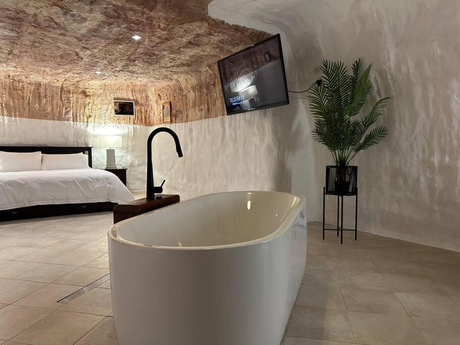 Cozy Cave Coober Pedy Apartment Ngoại thất bức ảnh